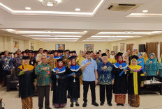 Inspiratif ! 72 Lansia Sukses Tuntaskan wisuda Senior Pratama S3 PC Aisyiyah Lubuk Linggau Selatan