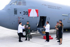 Pesawat Presiden Prabowo Subianto Dikawal Jet Tempur di HUT ke-80 TNI Angkatan Udara
