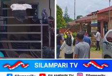 Amarah Warga Meledak, Kantor Lurah Pasar Muara Beliti Rusak Diserang Massa