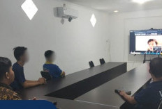 Dalam Suasana Khusyuk, Ikuti Ibadah Jumat Agung Virtual