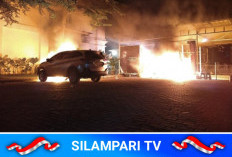 Diduga Ada Unsur Kesengajaan, Kebakaran Hanguskan Mobil dan Motor di Kertapati Palembang