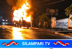 Heboh Mobil Terbakar di Depan Masjid At Taqwa Megang Sakti