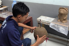 Warga Binaan Lapas Narkotika Muara Beliti Sulap Kardus Bekas Jadi Kerajinan Bernilai Ekonomi