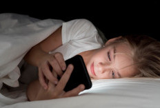 Kebiasaan Scroll Media Sosial Berlebihan Bisa Picu Kecemasan pada Remaja