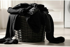 Anti Kusam! Ini 5 Cara Ampuh Merawat Baju Hitam Agar Tetap Pekat dan Awet