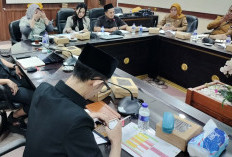 Viral Anggota DPRD Diduga Bermain Game Saat Rapat, DPRD Jember Siapkan Proses Etik dan Sanksi