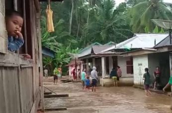 Sungai Nile Meluap, Puluhan Rumah di Desa Taba Remanik kecematan selangit Terendam Banjir
