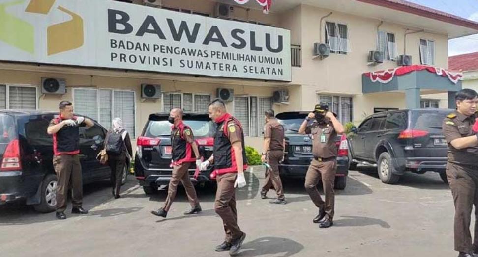 Jaksa Geledah Gudang Bawaslu Sumsel