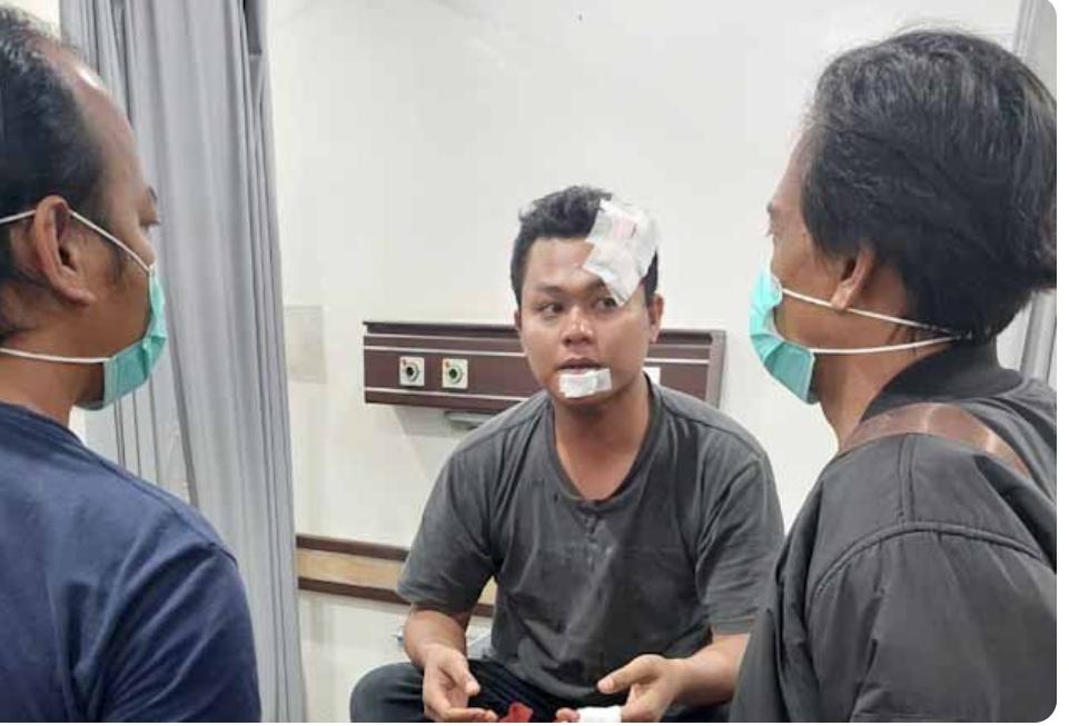 Cekcok Mulut, Tiga Orang Pria Dibacok di Depan Rusun