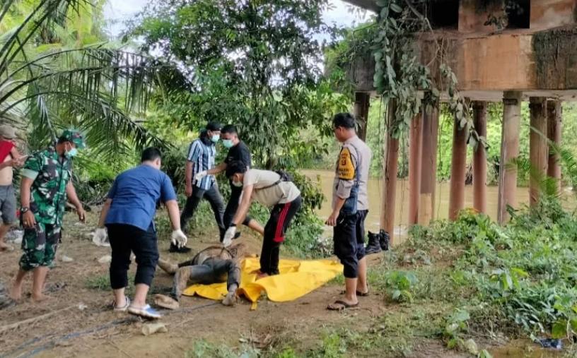 Geger! Mayat Mr X Ditemukan di Sungai Lakitan