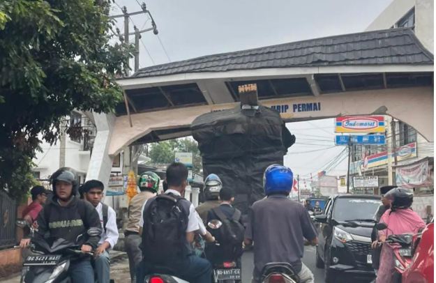 Gapura Perbatasan Batu Urip Permai Kota Lubuklinggau Nyaris Roboh